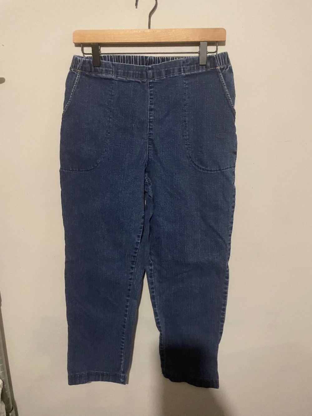 Croft and Barrow women’s size 14 P jeans with elastic  waisr